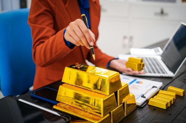 Comprendre le cours de l'or : un guide essentiel pour investir